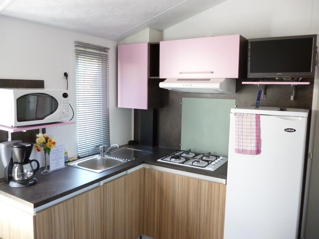Auberge Des Etangs Roussent Szoba fotó