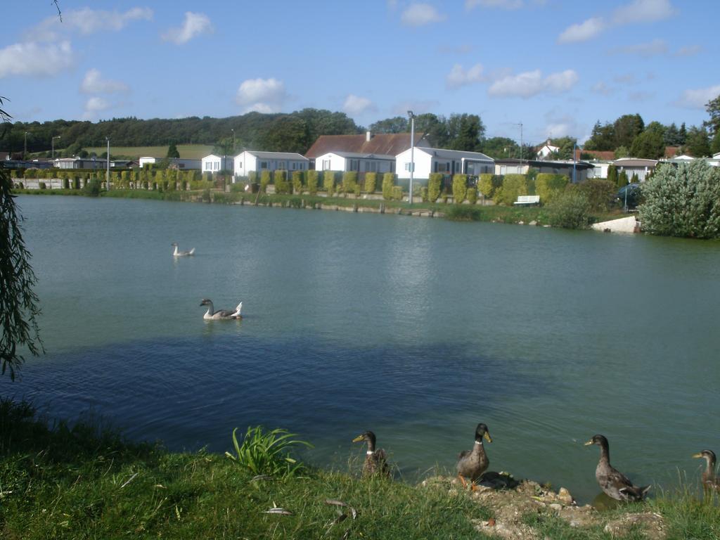 Auberge Des Etangs Roussent Kültér fotó